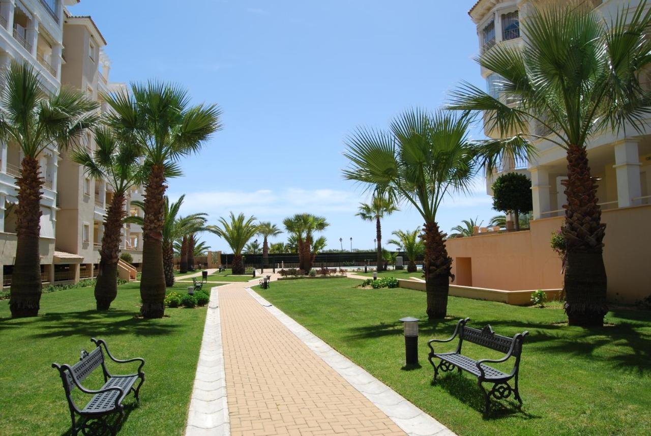 Apartamentos Исла Канела Екстериор снимка