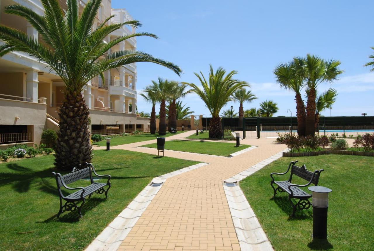 Apartamentos Исла Канела Екстериор снимка